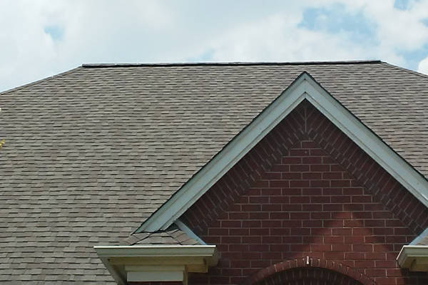 roofing contractors image